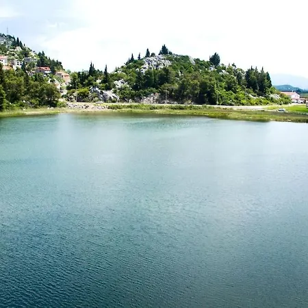 Comfortable And Beautiful Apartman