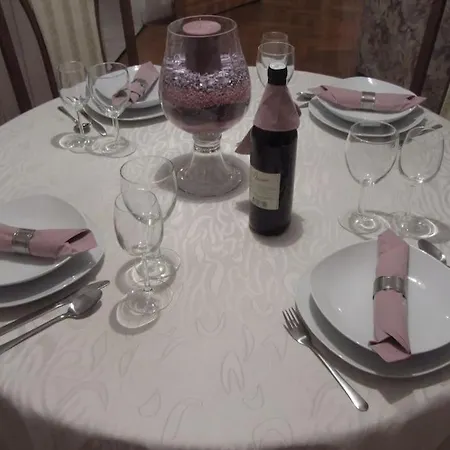 Comfortable And Beautiful Apartman