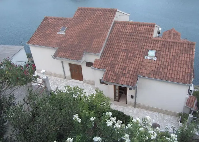 Comfortable And Beautiful דירה פלוצ'ה