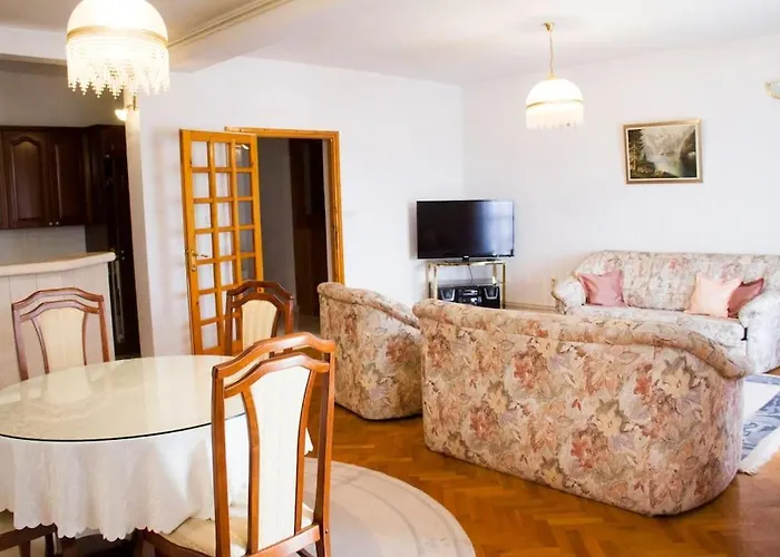 Comfortable And Beautiful דירה פלוצ'ה