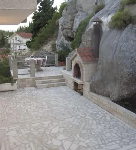 Comfortable And Beautiful דירה פלוצ'ה