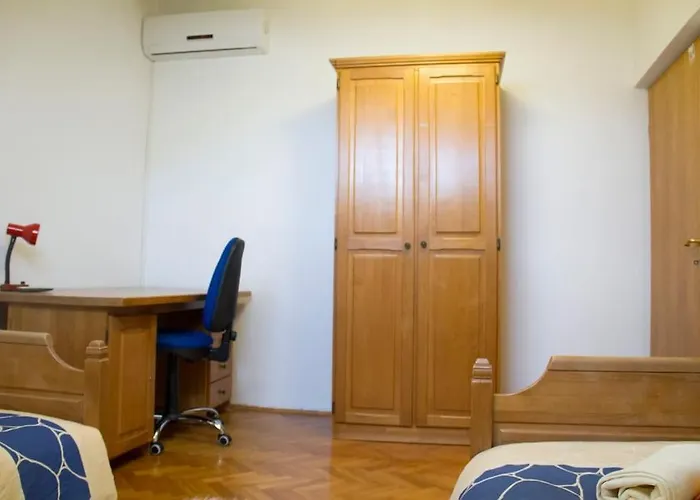 Comfortable And Beautiful דירה פלוצ'ה